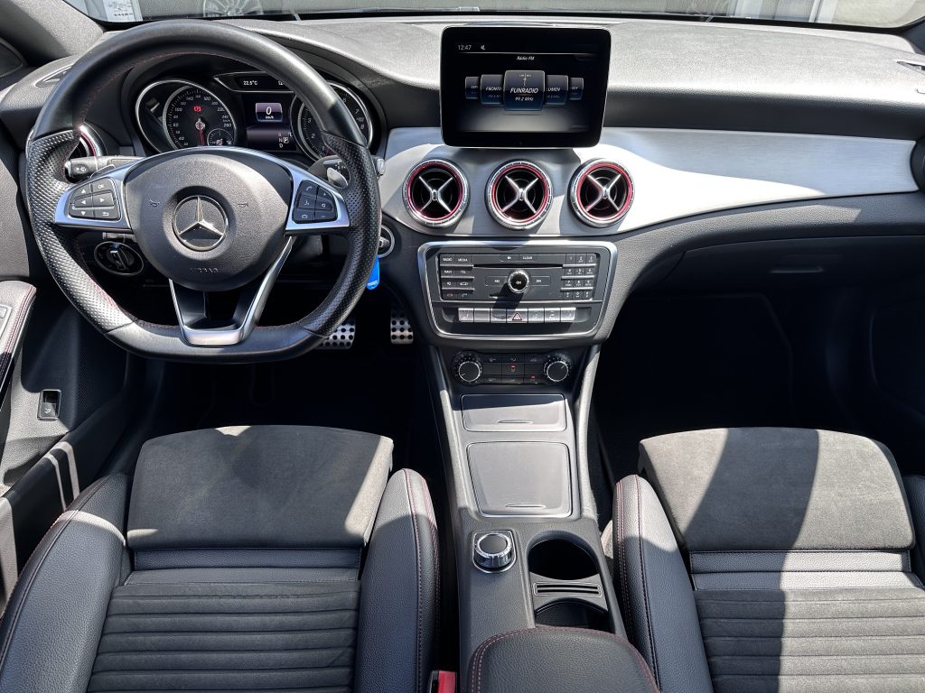 Mercedes-Benz CLA 180 kupé