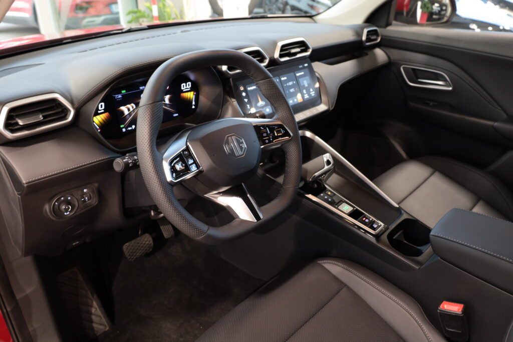 MG ZS Hybrid+ Exclusive (9079)