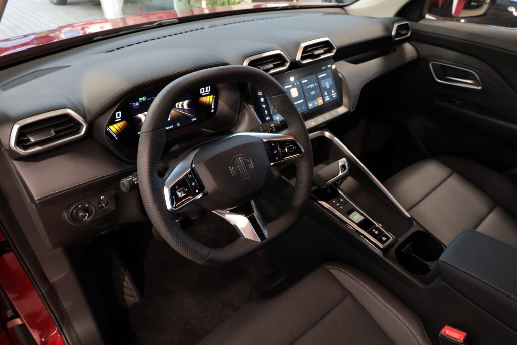 MG ZS Hybrid+ Exclusive (9079)