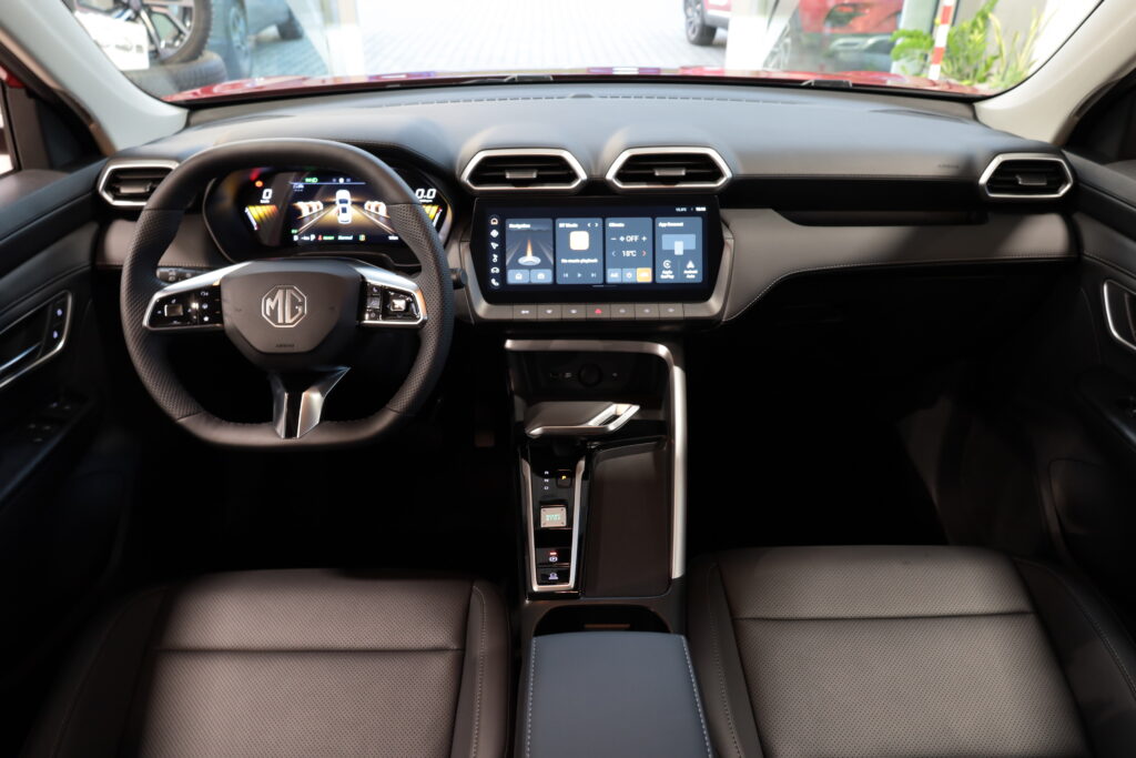 MG ZS Hybrid+ Exclusive (9079)