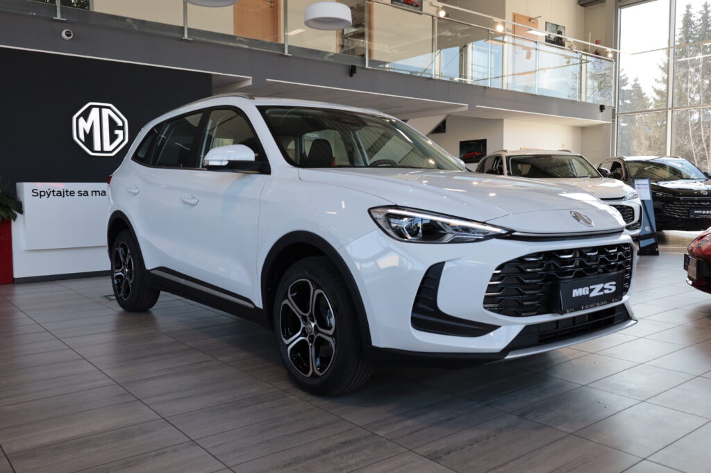 MG ZS Hybrid+ Emotion (7927)
