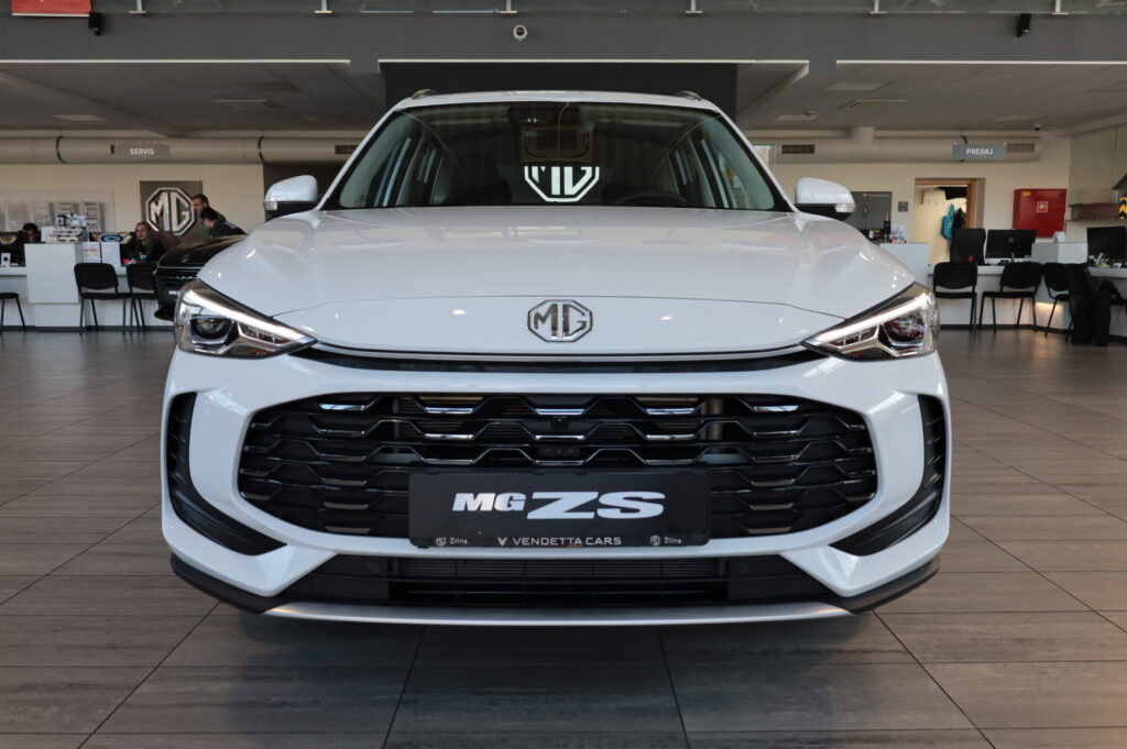 MG ZS Hybrid+ Emotion (7927)