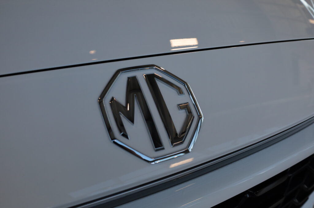 MG ZS Hybrid+ Emotion (7927)