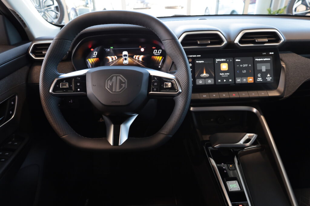 MG ZS Hybrid+ Emotion (7927)