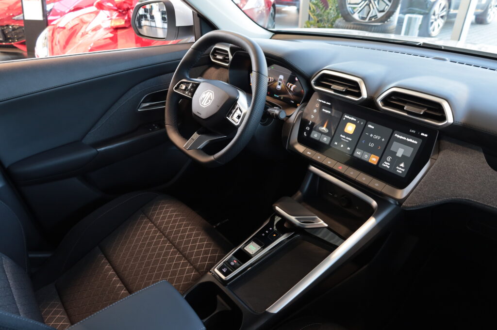 MG ZS Hybrid+ Emotion (7927)