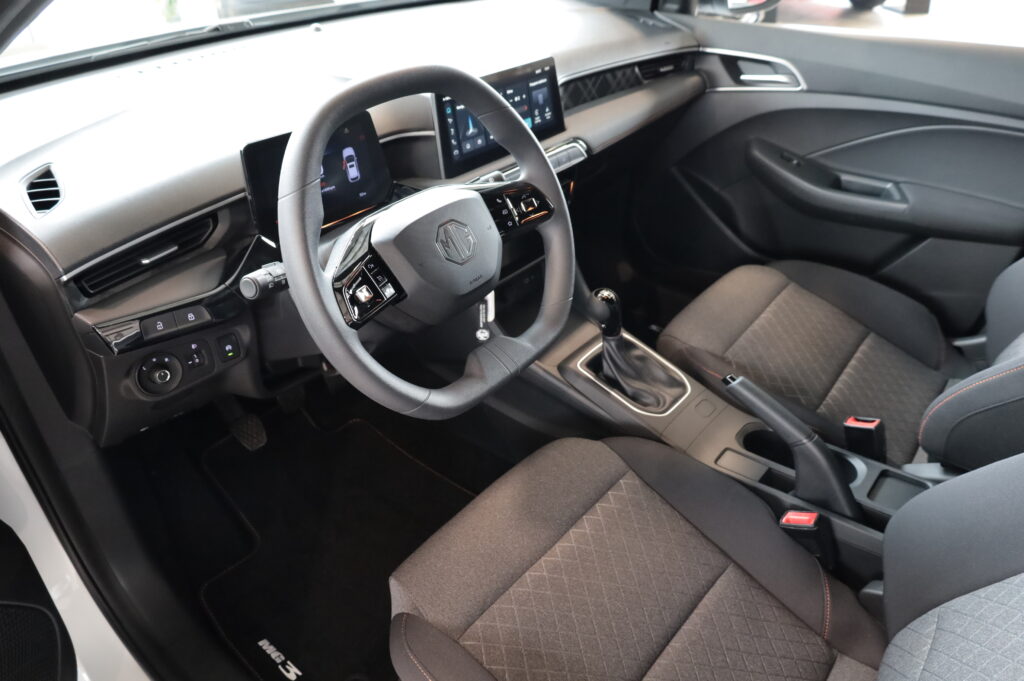 MG 3 ICE Essential (5785)