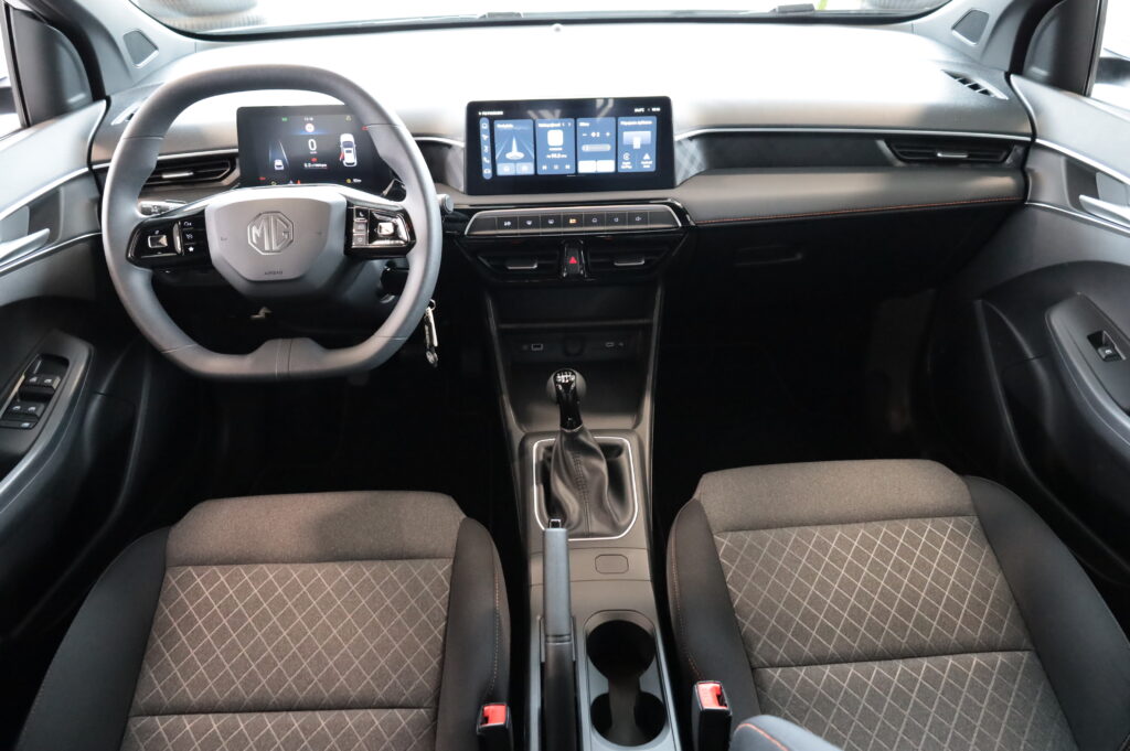 MG 3 ICE Essential (5785)