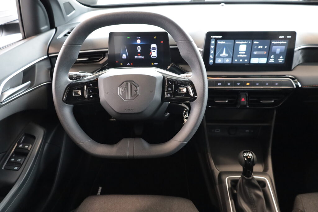 MG 3 ICE Essential (5785)
