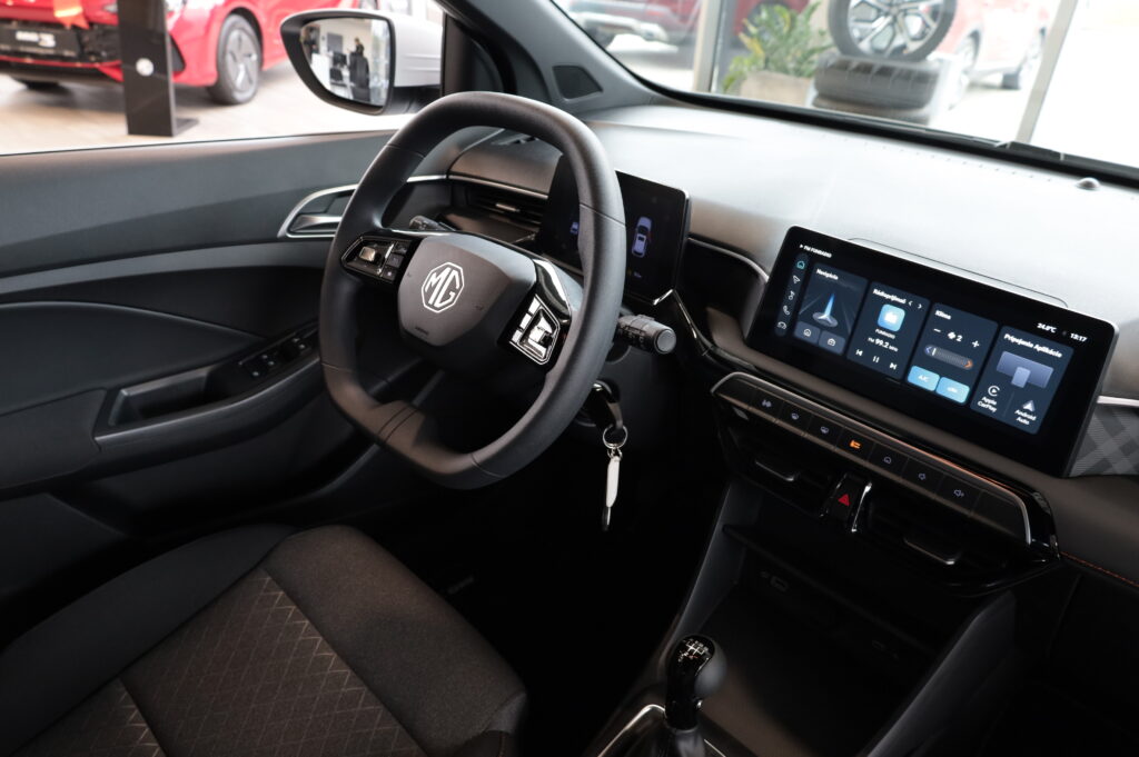 MG 3 ICE Essential (5785)