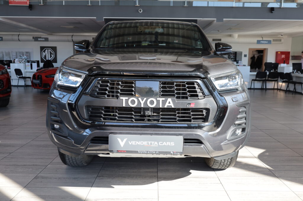 Toyota Hilux GR SPORT
