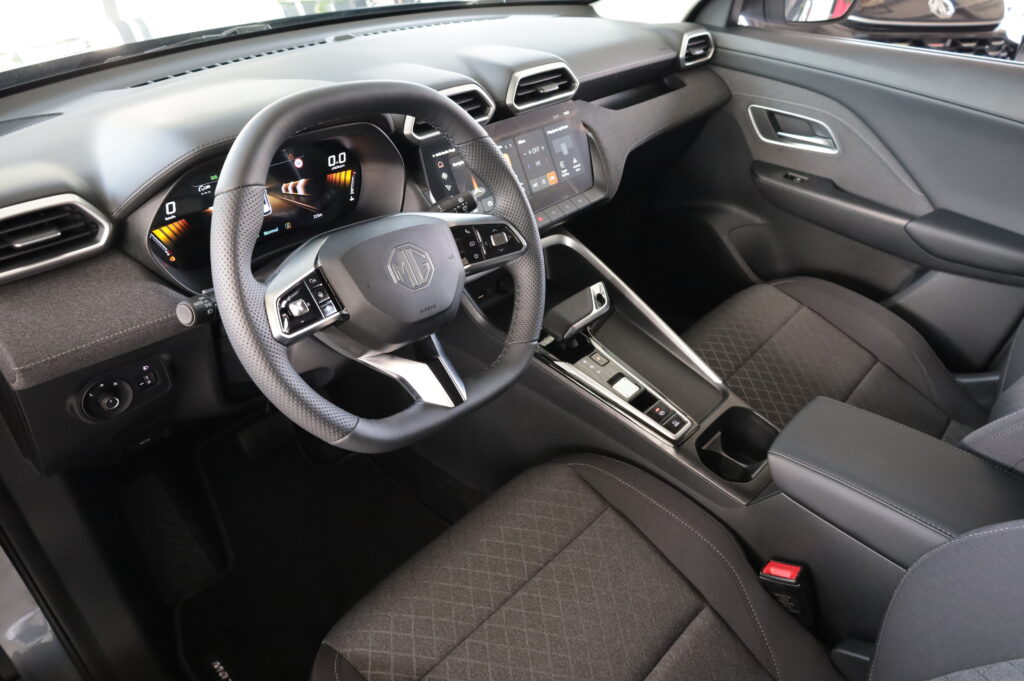MG ZS Hybrid+ Emotion (9420)