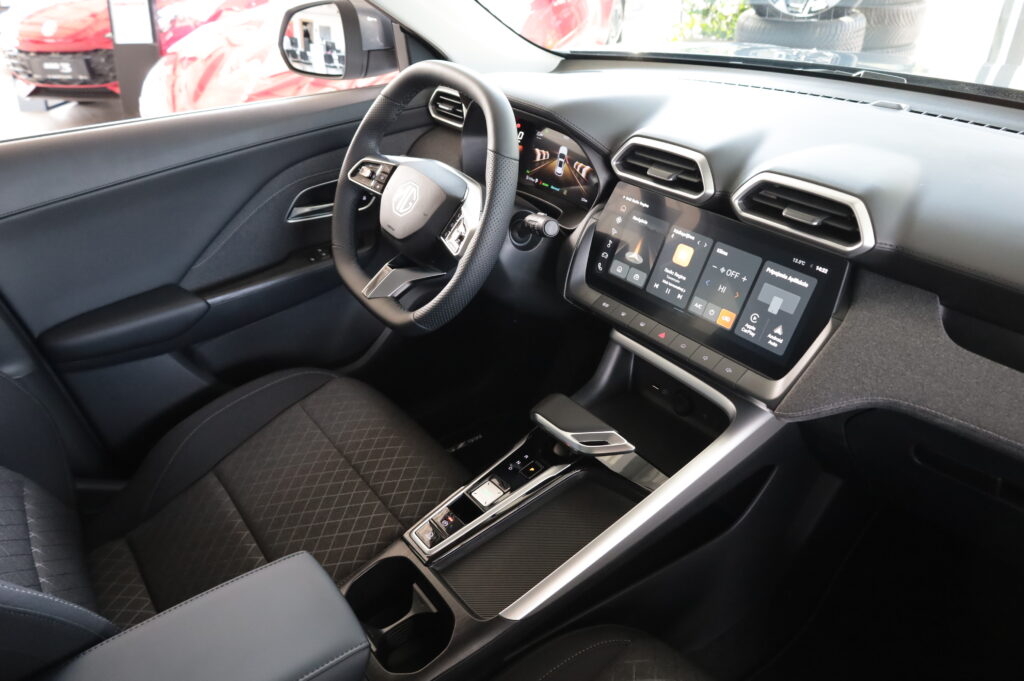 MG ZS Hybrid+ Emotion (9420)