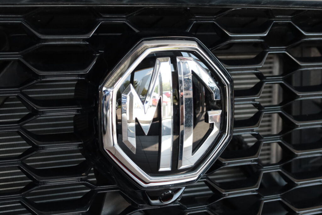 MG ZS GSR Emotion Plus červená