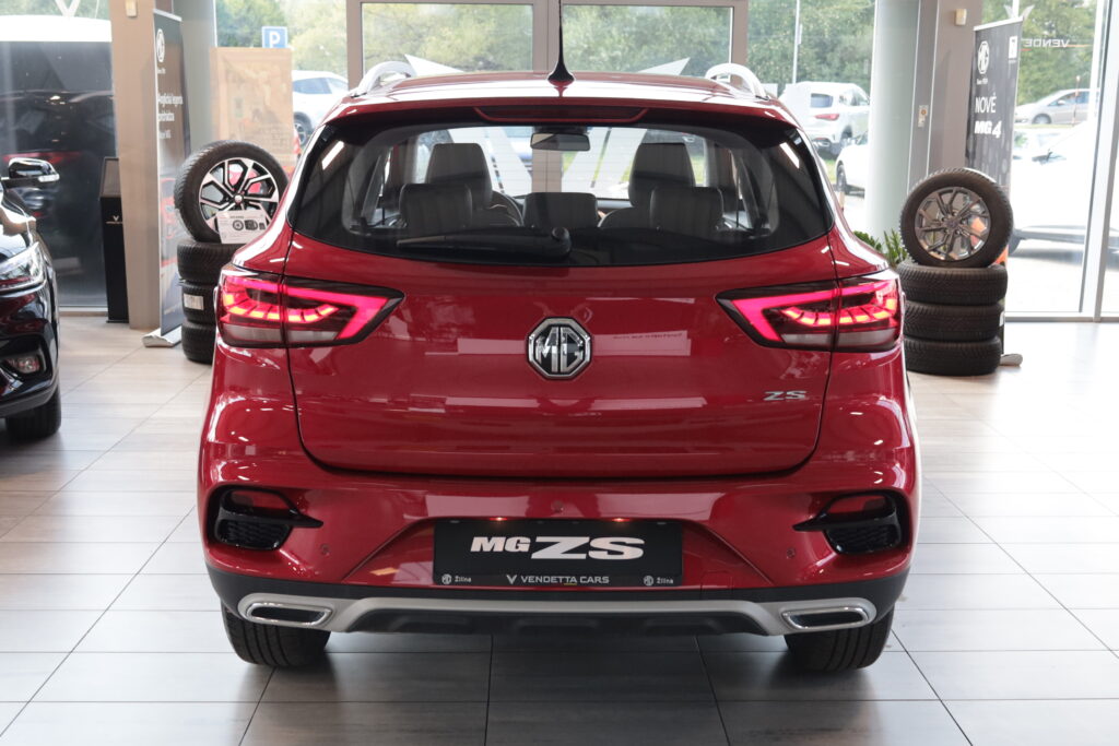 MG ZS GSR Emotion Plus červená