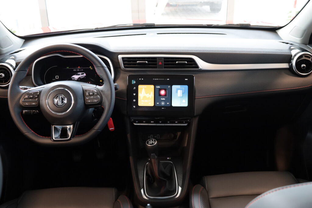 MG ZS GSR Emotion Plus červená