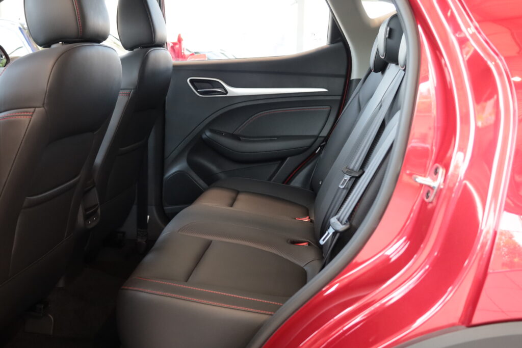 MG ZS GSR Emotion Plus červená