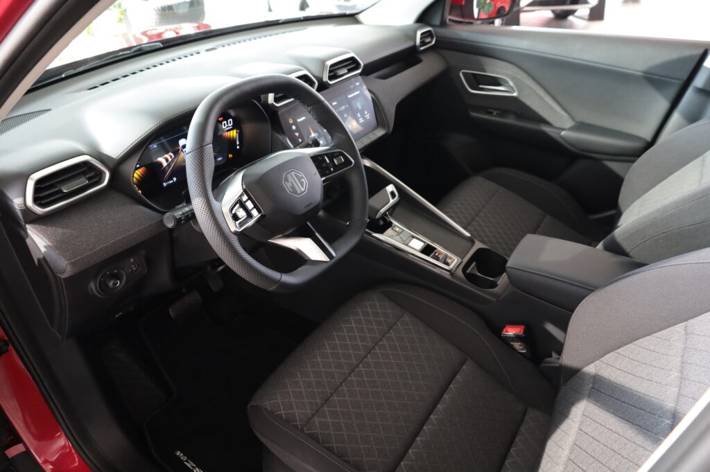 MG ZS Hybrid+ Emotion (8259)