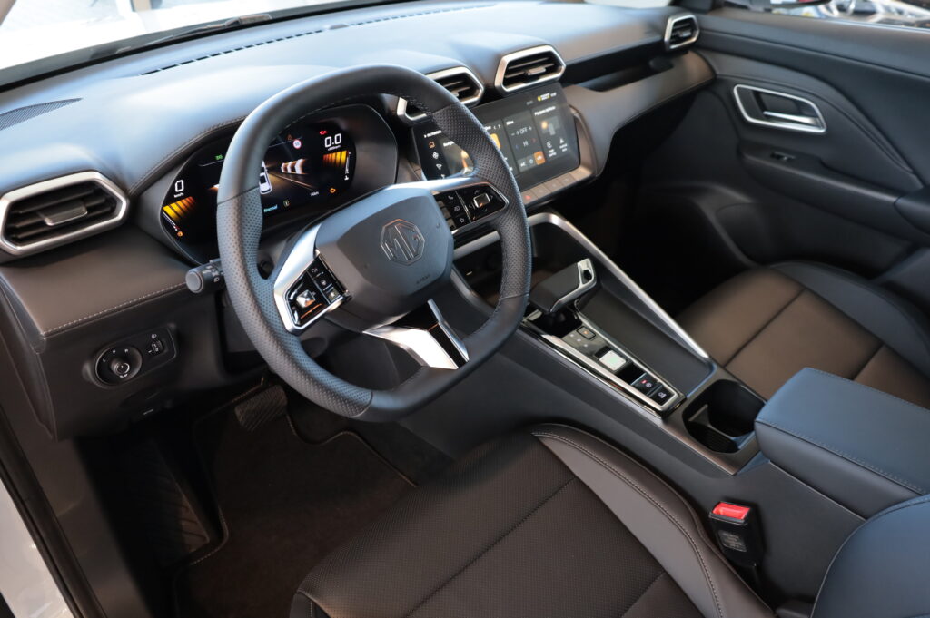 MG ZS Hybrid+ Exclusive (7980)