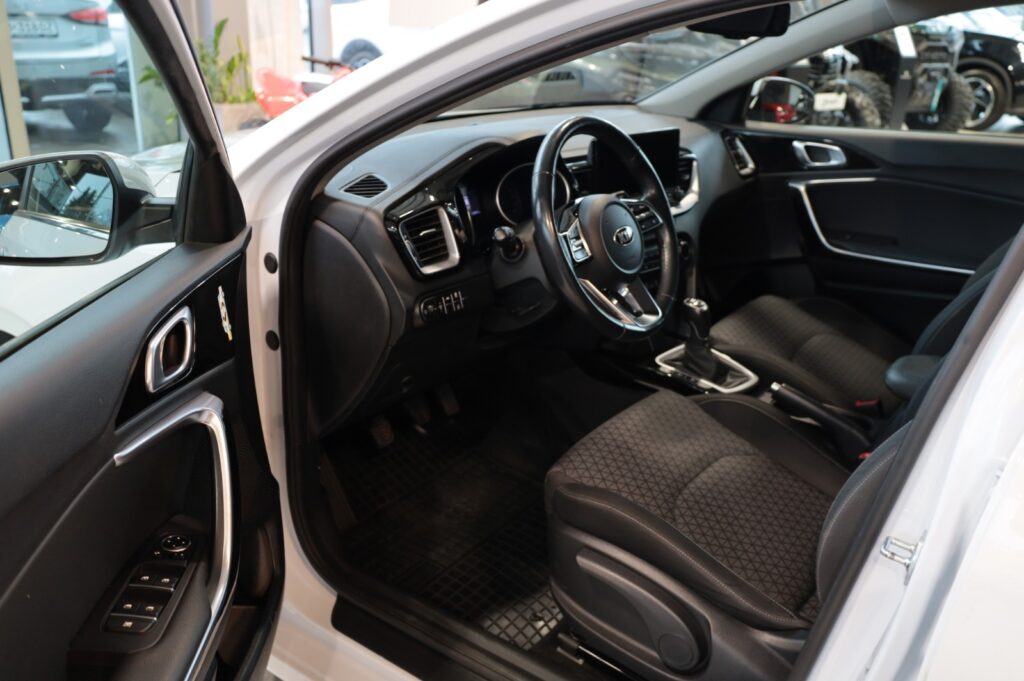 KIA Ceed 1,6 (NAFTA+HEV) MT6 (5916)