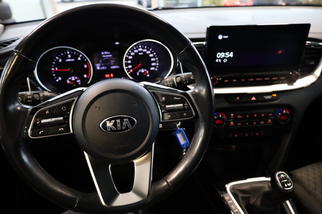 KIA Ceed 1,6 (NAFTA+HEV) MT6 (5916)