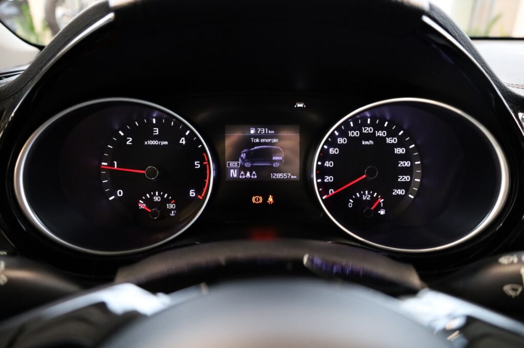 KIA Ceed 1,6 (NAFTA+HEV) MT6 (5916)