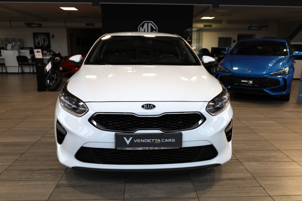 KIA Ceed 1,6 (NAFTA+HEV) MT6 (5916)