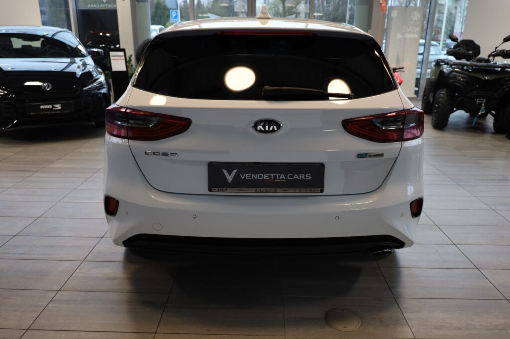 KIA Ceed 1,6 (NAFTA+HEV) MT6 (5916)