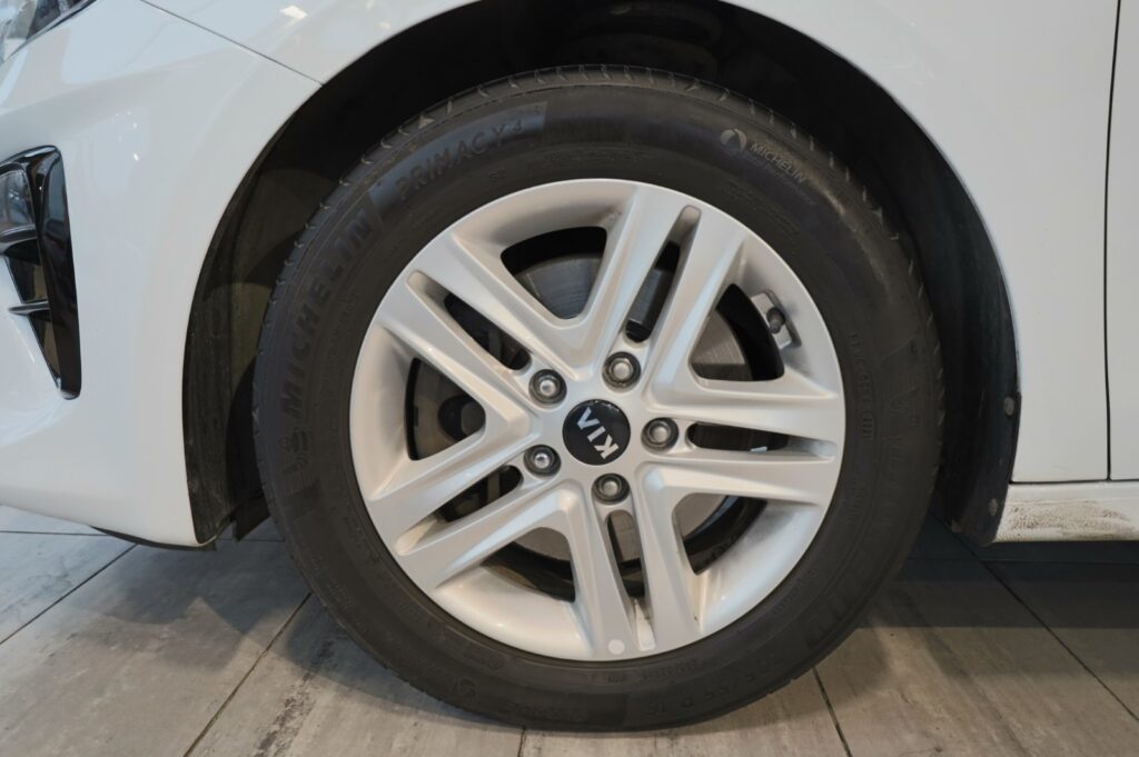 KIA Ceed 1,6 (NAFTA+HEV) MT6 (5916)