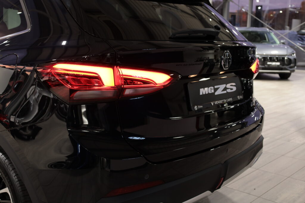 MG ZS Hybrid+ Exclusive (7476)