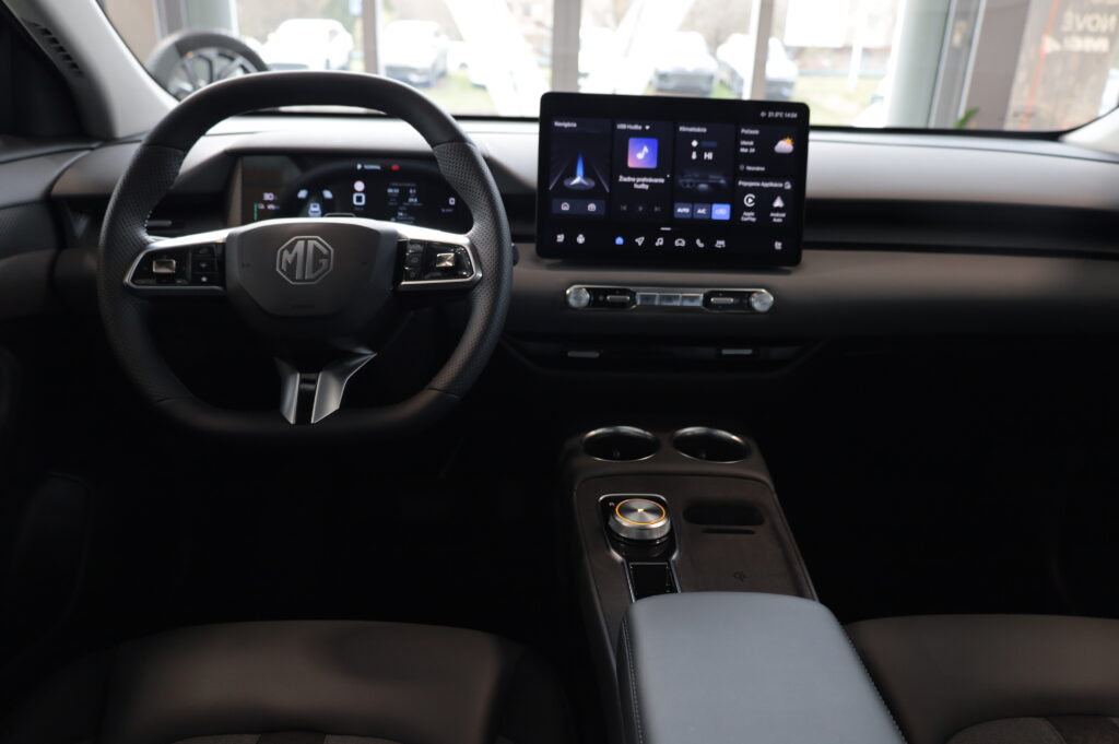 MG S5 EV Exclusive LR (6708)