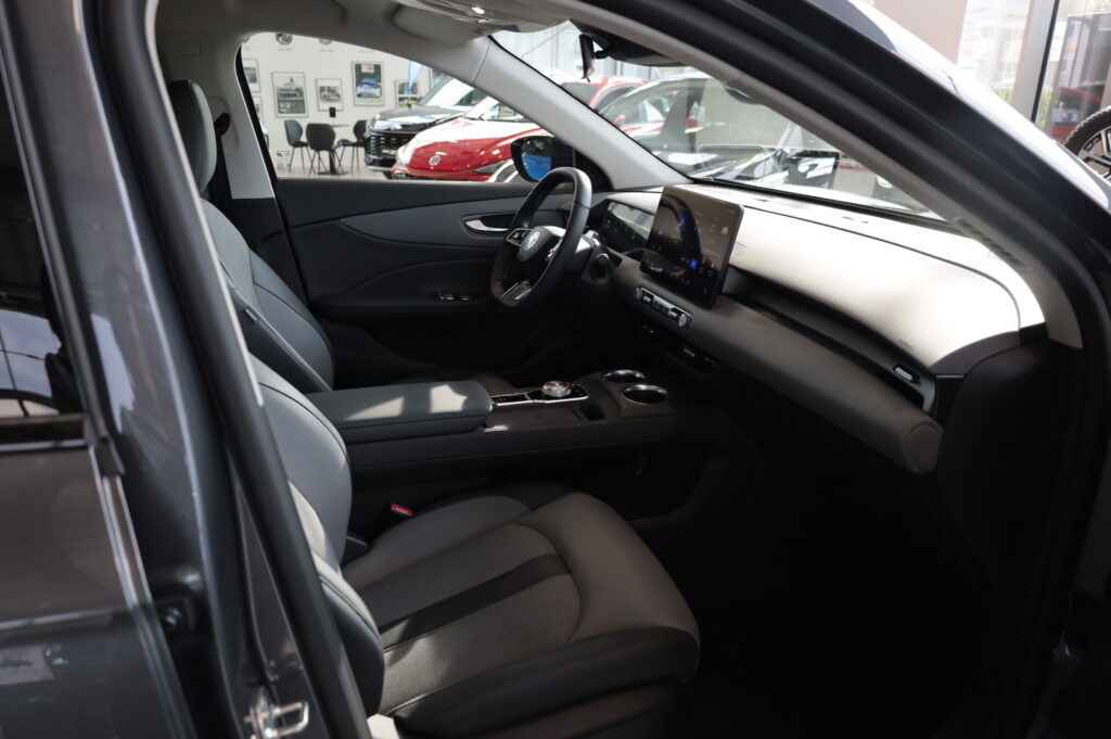 MG S5 EV Exclusive LR (6708)