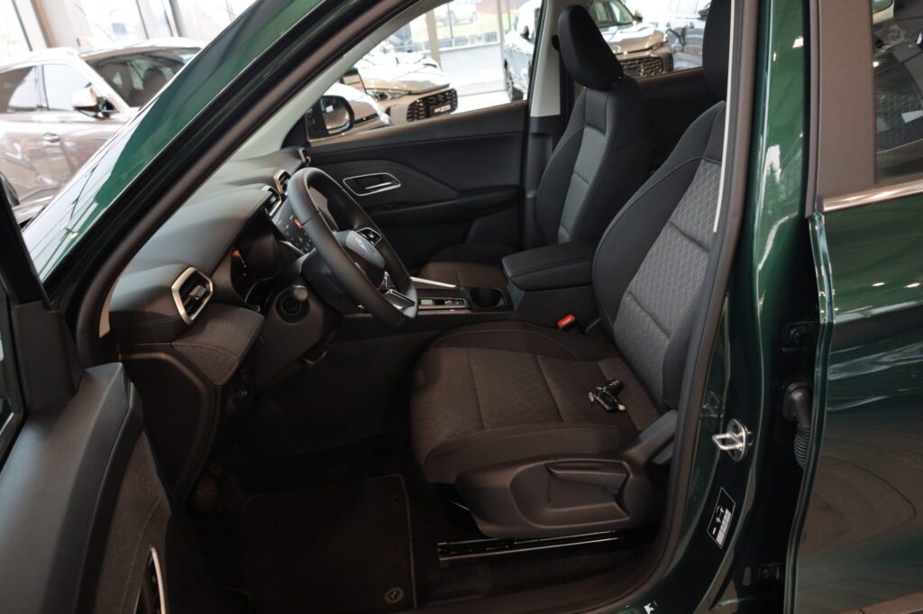 MG ZS Hybrid+ Emotion (3040)