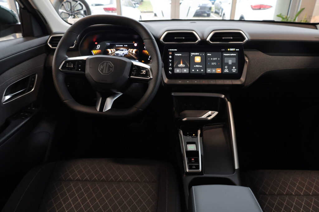 MG ZS Hybrid+ Emotion (3040)