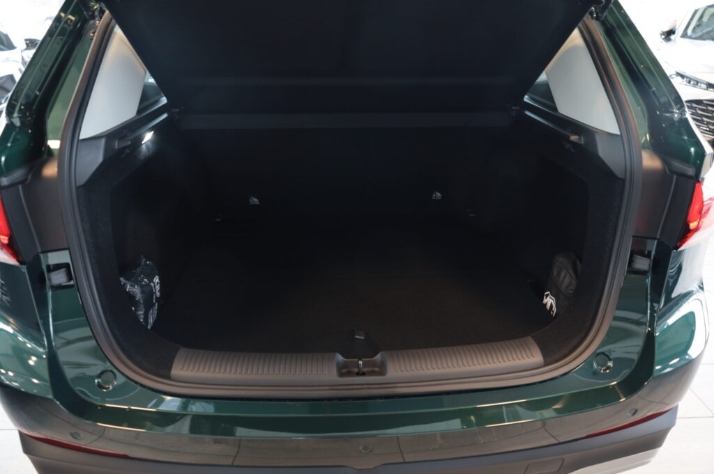 MG ZS Hybrid+ Emotion (3040)