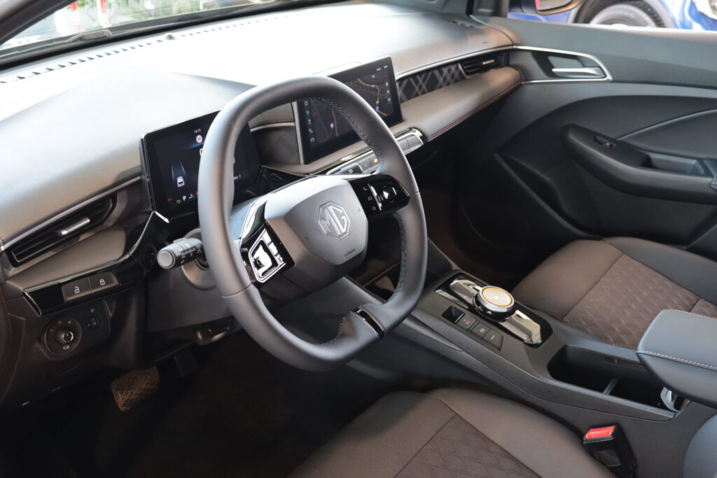 MG 3 Hybrid+ Exclusive (8090)