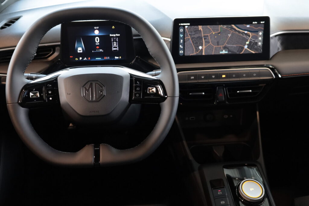 MG 3 Hybrid+ Exclusive (8090)