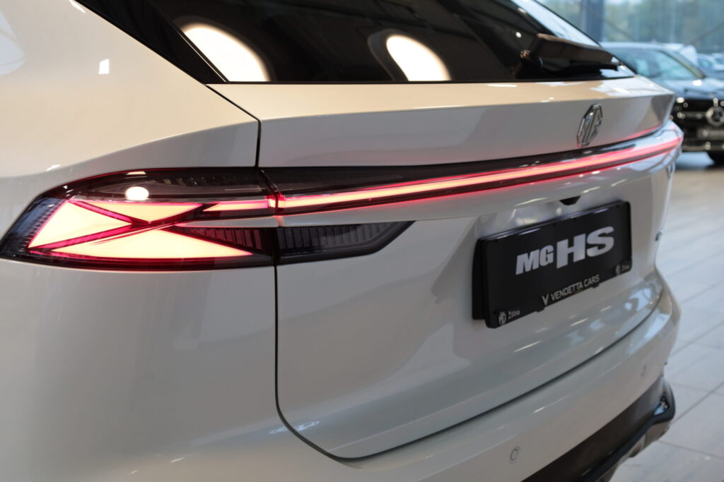 MG HS Hybrid+ Exclusive (8464)